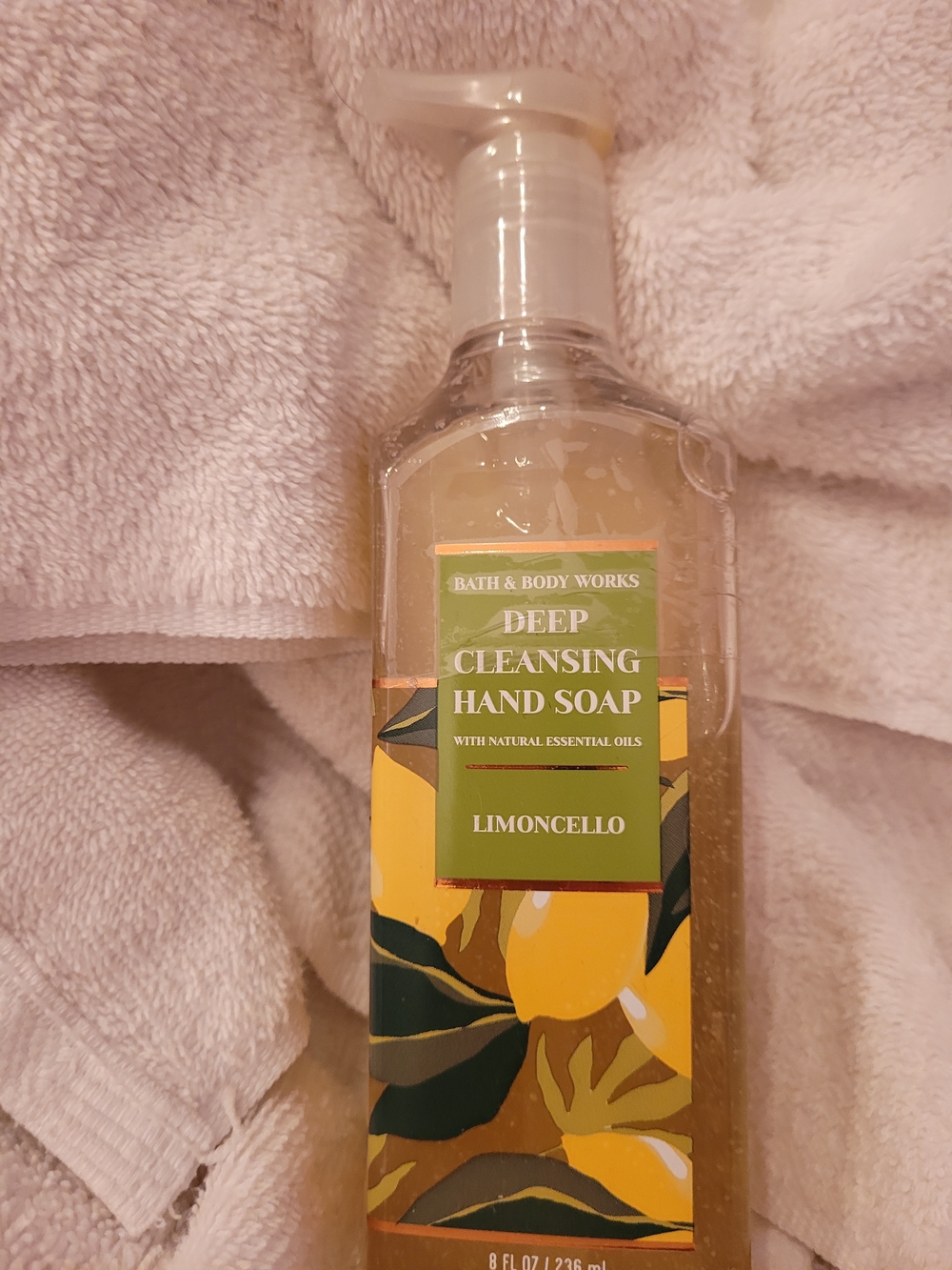 Bath & Body Works Limoncello Hand Soap - Yellow & Green
